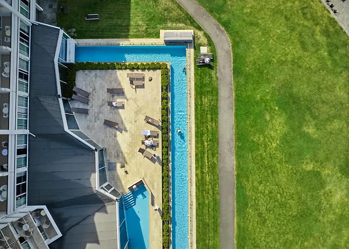 乌兰斯万酒店 4*